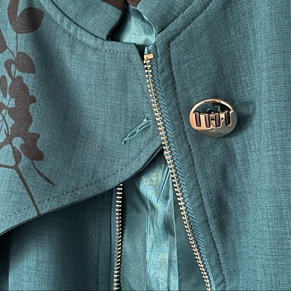 Long Belted Duster Coat / Trench Coat with Pockets - Picture 8 of 9